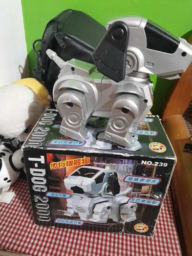Giocattolo cane robot dog - robot, t-dog